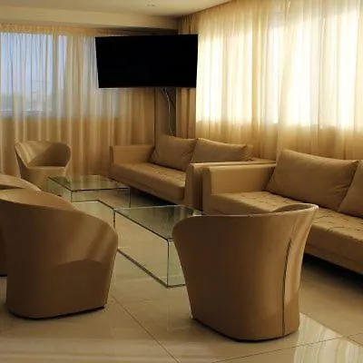 Hotelluxuryprato Otel 3*